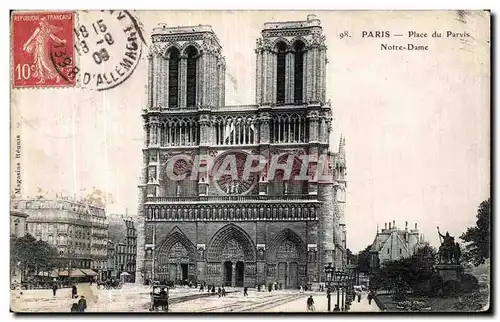 Cartes postales Paris Place du Parvis Notre Dame