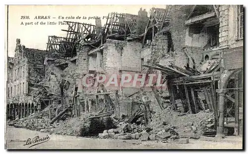 Cartes postales Arras Un coin de la petite place Militaria