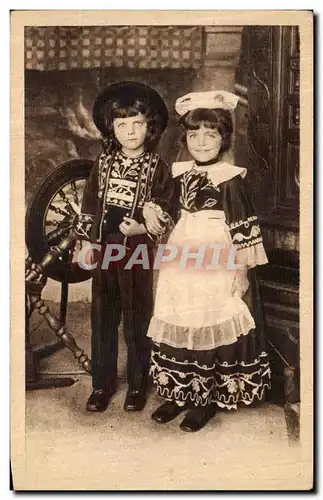 Cartes postales Autour Des Lits Clos Bretons Ils sont tout plein gentils les enfants du pays Folklore Costume