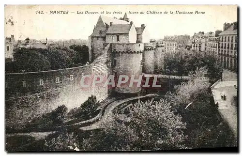 Ansichtskarte AK Nantes Les Douves et les Trois Tours du chateau de la duchesse Anne