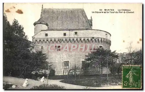 Cartes postales Nantes Le Chateau Le square et la tour du fer a cheval