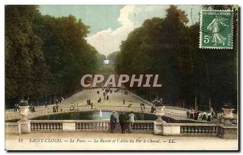 Ansichtskarte AK Saint Cloud Le Parc Le Bassin et l Allee du Fer a Cheval