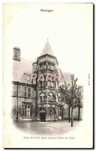 Ansichtskarte AK Bourges Cour du Petit Lycee ancien hotel de ville