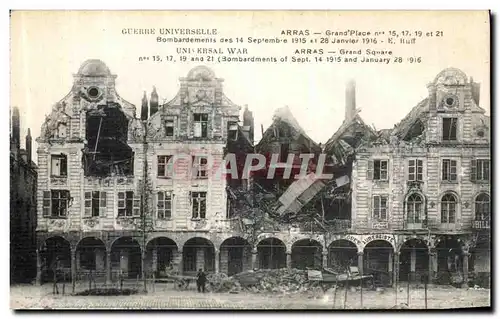 Cartes postales Arras Grand place Militaria