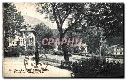 Ansichtskarte AK Dauphine Uriage Les Bains Un Coin du Parc et Les Villas