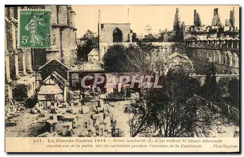 Cartes postales Reims bombarde Militaria