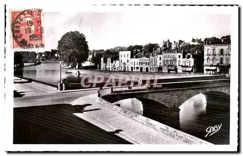 Cartes postales moderne Chateau Gontier Le Pont Et La Mayenne