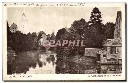 Cartes postales Alencon La Cathedrale et le Pont Neuf