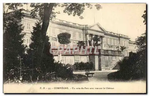 Ansichtskarte AK Compiegne Un Coin du Parc avec vue sur le chateau