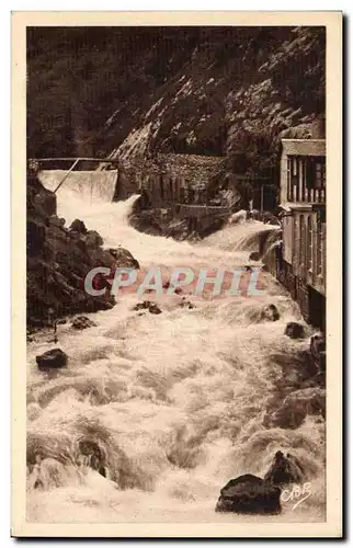 Cartes postales Eaux Bonnes Un coin du Gave