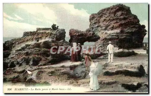 Ansichtskarte AK Biarritz La Roche Percee a Maree Basse