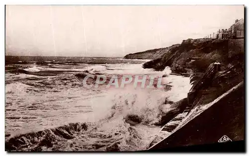 Cartes postales Wimereux Les Falaises Par Gros Temps