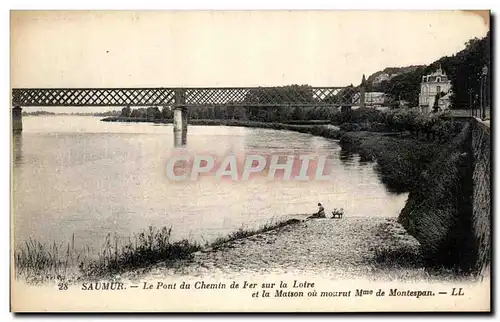 Ansichtskarte AK Saumur Le Pont du chemin de Fer Sur La Loire