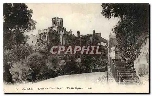 Ansichtskarte AK Royat Route Du Vieux Royat Et Vieille Eglise emme