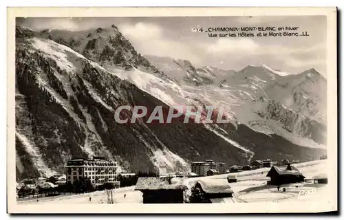 Cartes postales Chamonix Mont Blanc En Hiver Vue sur les hotels et le Mont Blanc