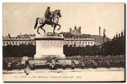 Cartes postales Lyon Place Bellecour Statue De Louis XIV