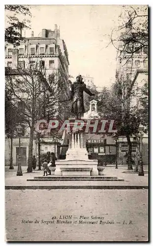 Cartes postales Lyon Place Satonay Statue du sergent Blandan et monument Burdeau