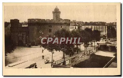 Cartes postales Perpignan Le Castillet et Place de La Victoire