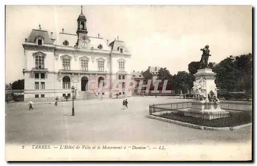 Cartes postales Tarbes L Hotel de Ville et le Monument Danton