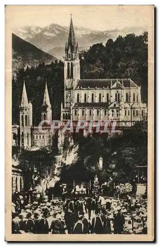 Cartes postales Lourdes La Basilique Et La Grotte