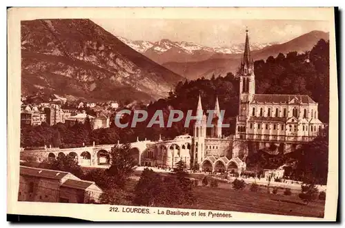 Cartes postales Lourdes La Basilique et les Pyrenees
