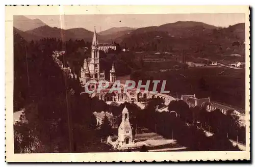 Cartes postales Lourdes La Basilique et Le Monument Vue Du Chateau Fort