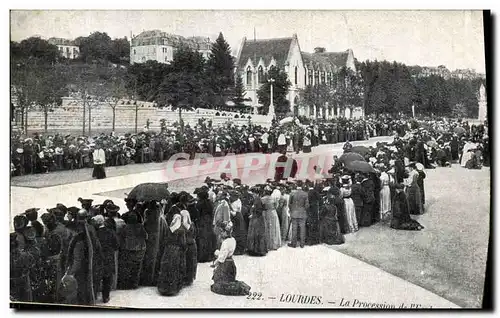 Ansichtskarte AK Lourdes La Procession de l esplanade