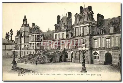 Cartes postales Palais De Fontainebleau Facade sur la cour des adieux