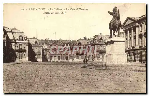 Cartes postales Versailles Le Chateau Le Cour d Honneur Statue de Louis XIV