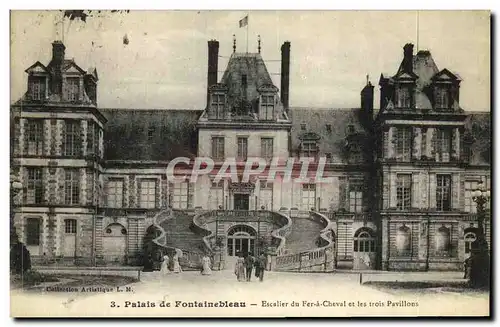 Cartes postales Palais De Fontainebleau Escalier Du Fer Cheval Et Les Trois Pavillons