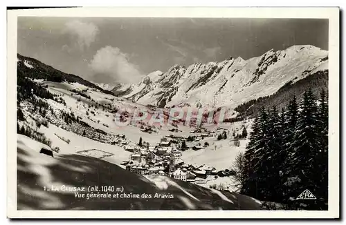 Ansichtskarte AK La Clusaz Vue Generale et Chaine des Aravis