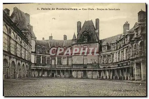 Cartes postales Palais de Fontainebleau Cour Ovale Donjon de Saint Louis