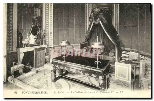 Ansichtskarte AK Fontainebleau Le Palais Le Cabinet de Travail de Napoleon 1er