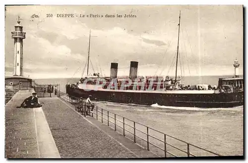 Ansichtskarte AK Dieppe Le Paris dans les Jetees Bateau