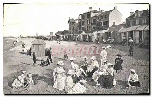Ansichtskarte AK Dieppe Cour Sevlles L Apres midi sur la plage Femmes