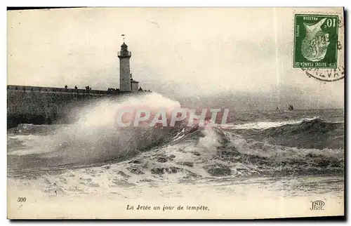 Ansichtskarte AK La Jetee Un Jour De Tempete Phare