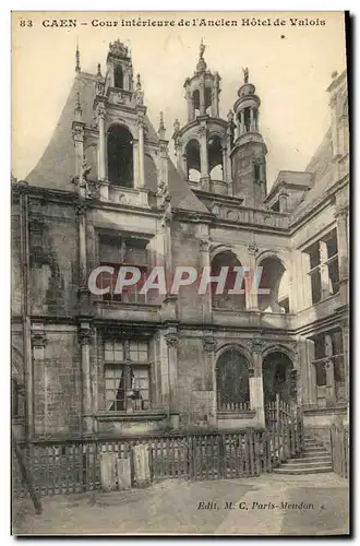 Ansichtskarte AK Caen Cour Interieure de l Ancien Hotel de Valois