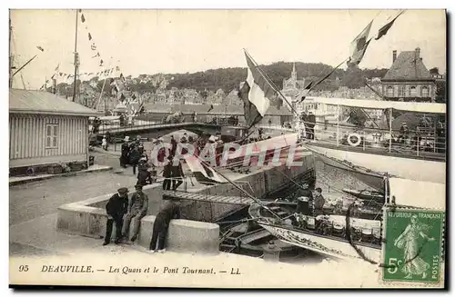 Cartes postales Deauville Les quais et le pont tournant Bateau