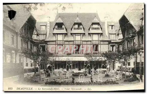 Cartes postales Deauville Le Normandy Hotel Cour Normande