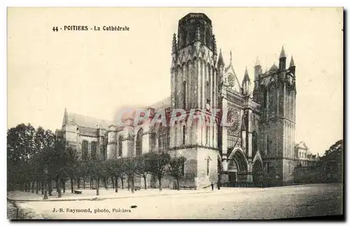 Cartes postales Poitiers La Cathedrale