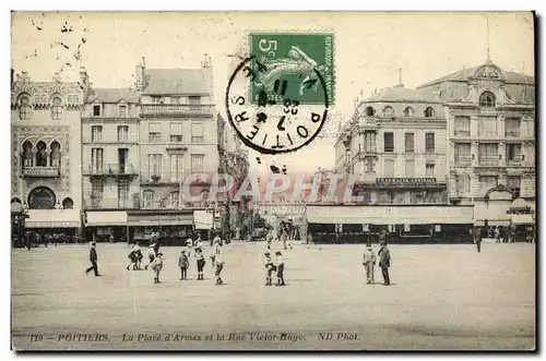 Ansichtskarte AK Poitiers La Place d Armes et la Rue Victor Hugo Enfants