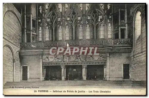 Ansichtskarte AK Poitiers Interieur du Palais de Justice Les Trois Cheminees