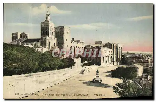 Cartes postales Avignon La Palais des Papes et La Cathedrale