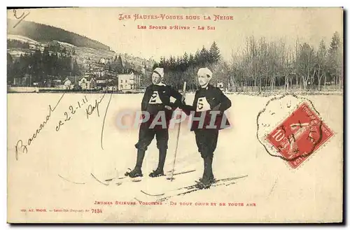 Ansichtskarte AK Les Hautes Vosges Sous La Neige Les sports d hiver Le ski Jeunes skieuses vosgiens