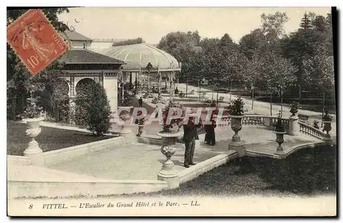 Cartes postales Vittel L Escalier Du Grand Hotel Et Le parc