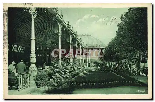 Cartes postales Vittel Dans Le Parc Les sources