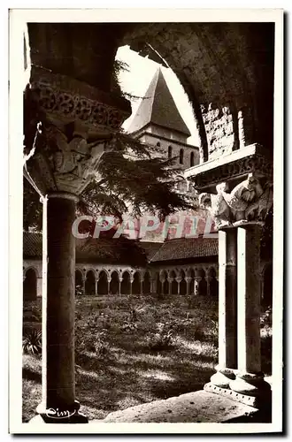 Cartes postales Le Tarn et Garonne Abbaye de Moissac une arcade des galeries et le clocher Cloitres