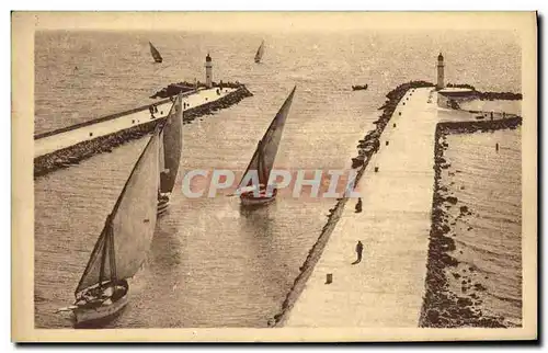 Ansichtskarte AK Grau du roi Vue panoramique Les deux phares Bateaux