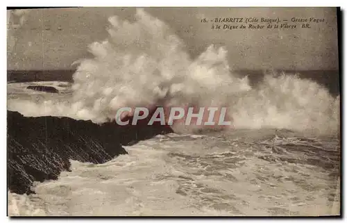 Ansichtskarte AK Biarritz Grosse Vague A La Digue du Rocher de la Vierge