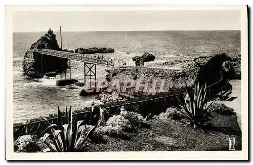 Ansichtskarte AK Biarritz La Rocher de la Vierge et La Passerelle